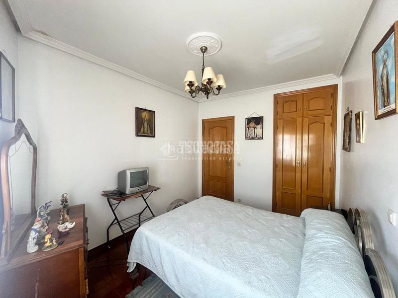 Foto 355481b3-4914-4538-bac5-d99756a91468. Casa aparellada amb calefacció a Navalcán