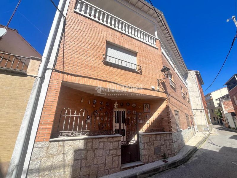 Foto 7a1cc9df-d4ad-4a17-a01e-64ef8465d08f. Casa aparellada amb calefacció a Navalcán