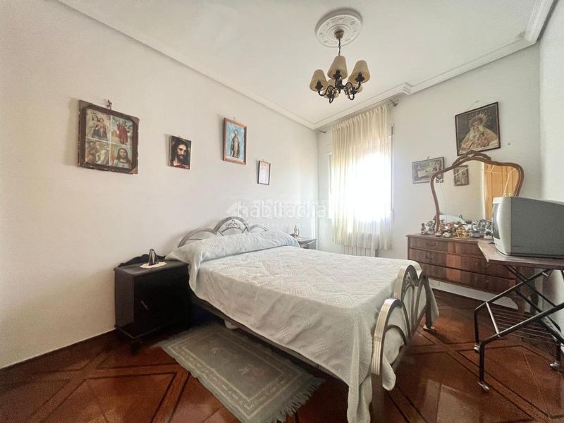 Foto 98bc4895-caf7-44e7-aa36-40a34ab10e63. Casa aparellada amb calefacció a Navalcán