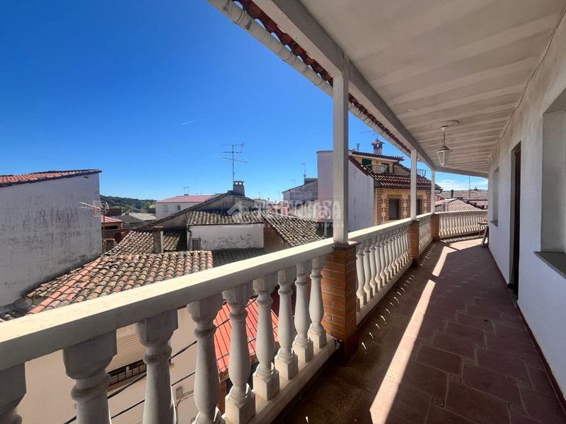 Foto d56e71af-6001-4693-8aa3-0a493d4e617b. Casa aparellada amb calefacció a Navalcán