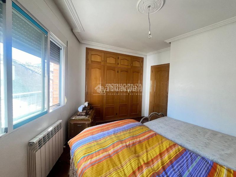 Foto e081bd02-5324-48e4-9445-8ff7fe9a32f9. Casa aparellada amb calefacció a Navalcán
