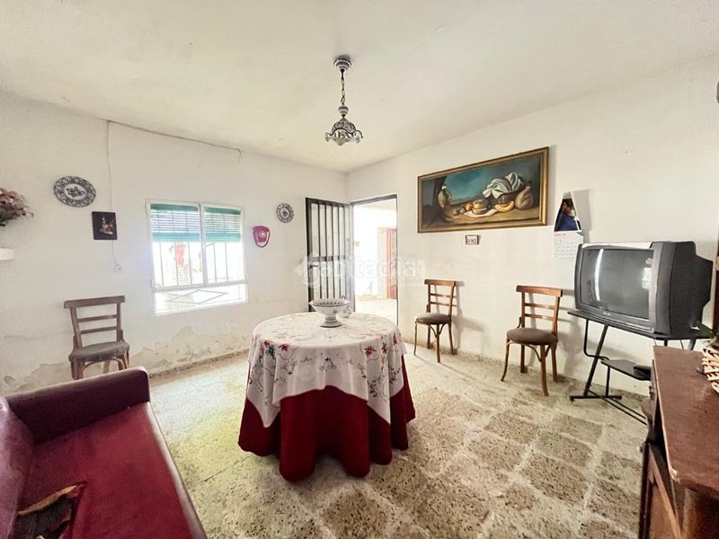 Foto 48cf4fcd-e08a-4109-b887-49745d077043. Casa aparellada a Herencias (Las)