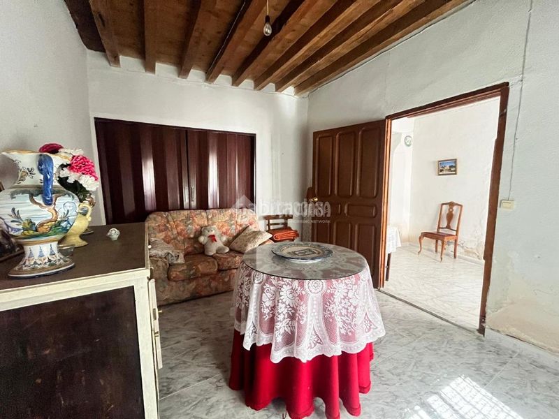 Foto 814ce2a7-eacd-419b-92df-36764670c13d. Casa aparellada a Herencias (Las)