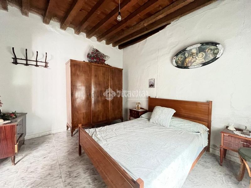 Foto ca7456e1-9fd2-4fe8-8c2b-3e01ebe5dbe1. Casa aparellada a Herencias (Las)