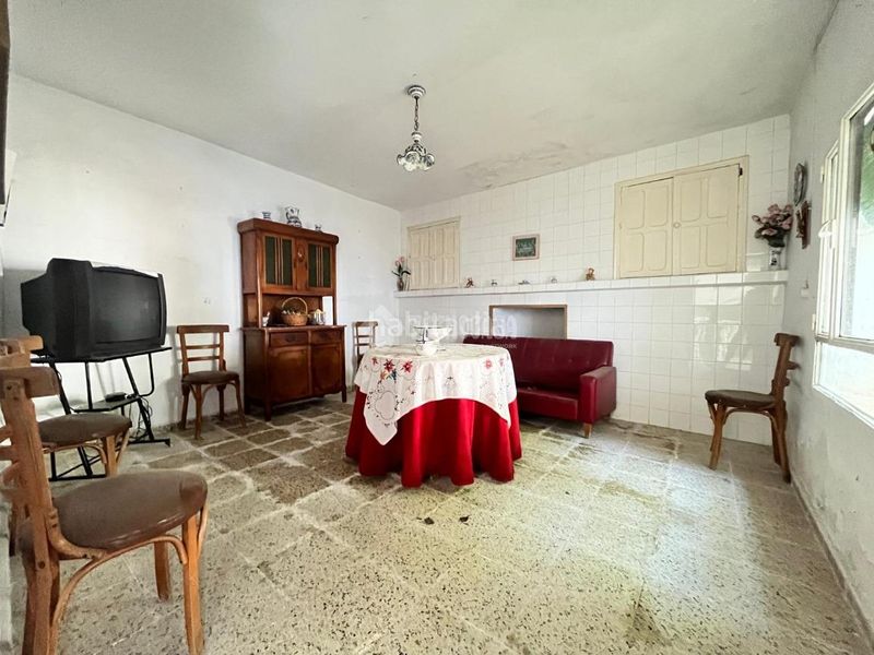 Foto e3c0e0b9-da76-4d40-a7a0-2fbdf3ca2eba. Casa aparellada a Herencias (Las)