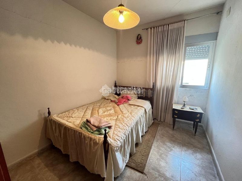 Foto 76b54f70-55c1-4821-a7c2-eabd2355b14e. Casa aparellada a Navalcán