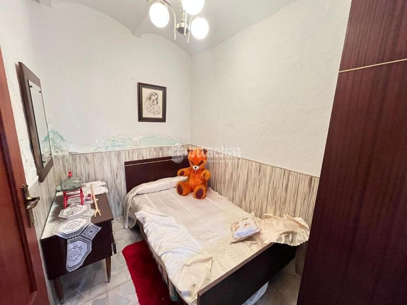 Foto b1eea680-72d2-4a6d-9edc-ad49a55e70c5. Casa aparellada a Navalcán