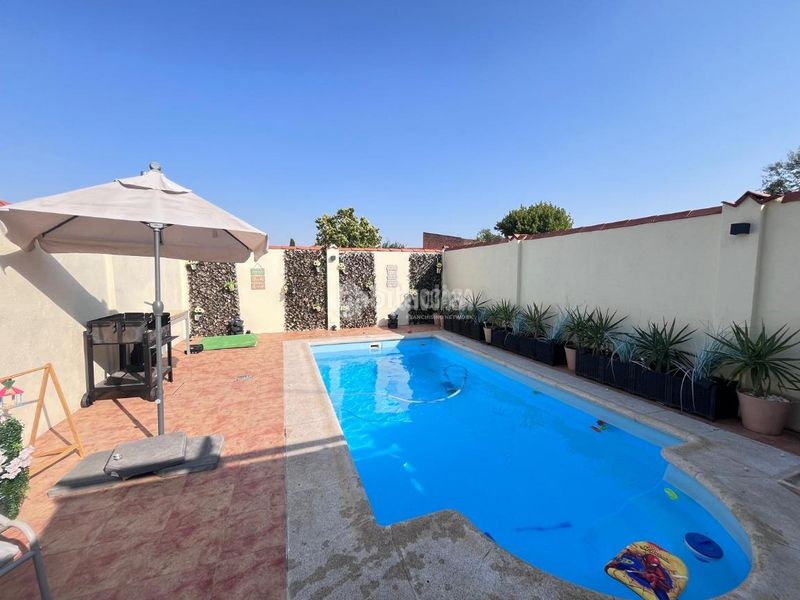 Foto c5c667e5-c2e7-45eb-828b-64f14558d1ce. Casa aparellada a Cerralbos (Los)