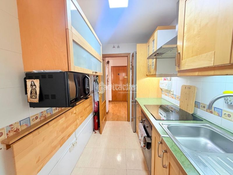 Foto baa0dcfb-36a3-4e5c-9620-8d60ea5b2762. Duplex with heating parking in Centro Seseña