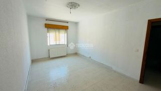 Towny house in Villamuelas. Casa en venta en villamuelas