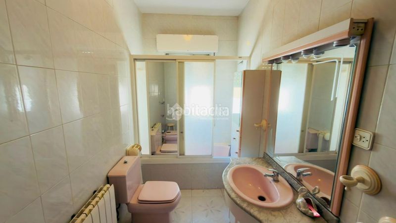 Foto a525a5de-23e6-4d14-9bb2-18ac9f98d881. Casa pareada casa en venta en Villamuelas