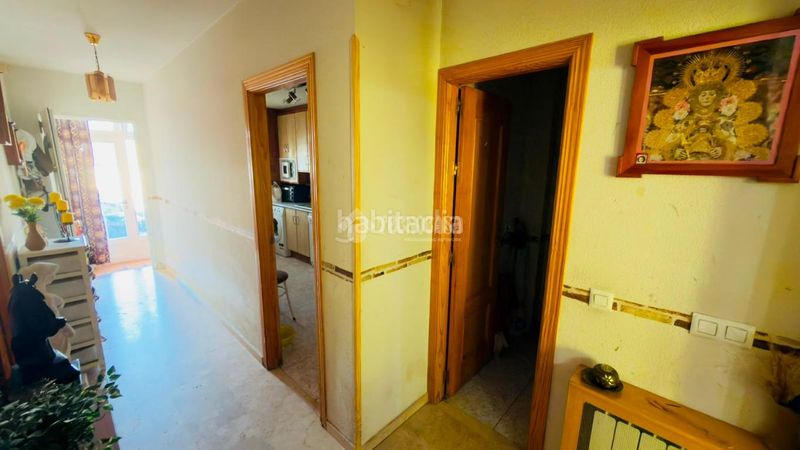 Foto db03f8ff-7a37-4ddd-9039-d4f37e12decc. Casa aparellada amb aparcament a Centro Seseña