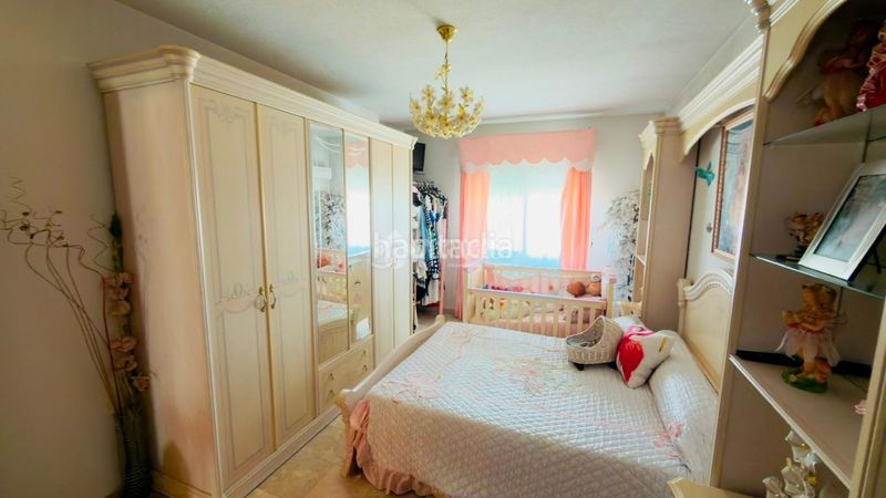 Foto e44b260b-d944-4a72-99ea-a4a0e9e1a57b. Casa aparellada amb aparcament a Centro Seseña
