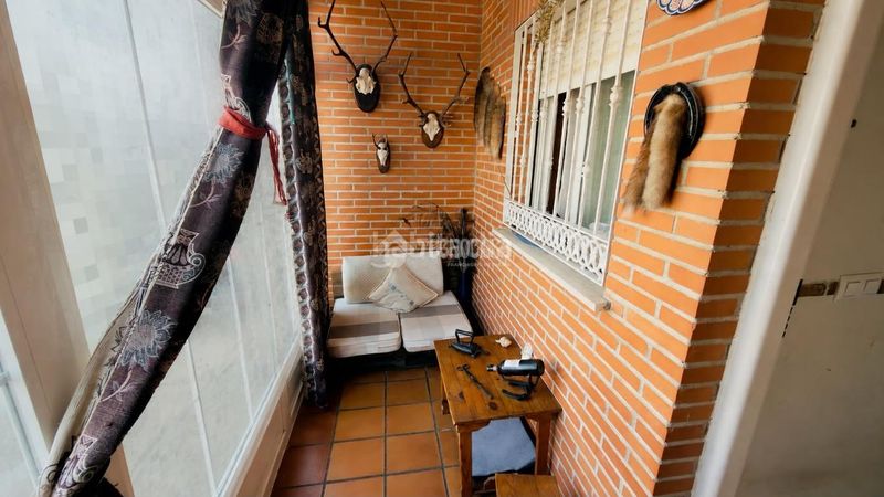 Foto f8bd5d63-4849-427d-b397-a72f9dd645ad. Casa aparellada amb aparcament a Centro Seseña