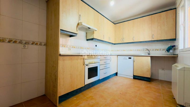 Foto a9d50761-1c4c-4610-a153-ea83b1441ba2. Casa aparellada amb calefacció a Ciruelos