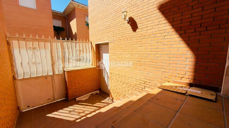 Foto b2cb37af-0215-4c69-b052-1899e6b56156. Casa aparellada amb calefacció a Ciruelos