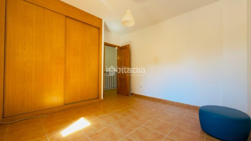 Foto c25c5e38-f77c-4ca5-94f9-86b15d700203. Casa aparellada amb calefacció a Ciruelos