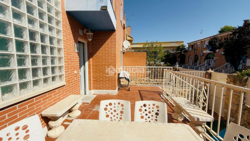 Foto 45971f71-00b6-46d3-a42a-b60f20ca81b9. Casa aparellada amb aparcament a Seseña nuevo Seseña