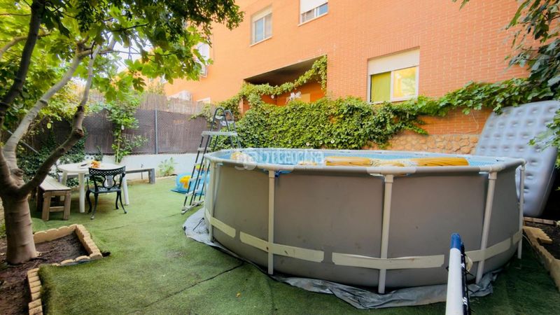Foto bb17e6ff-0a2d-4602-8002-2f4a60e762a6. Casa aparellada amb aparcament a Seseña nuevo Seseña