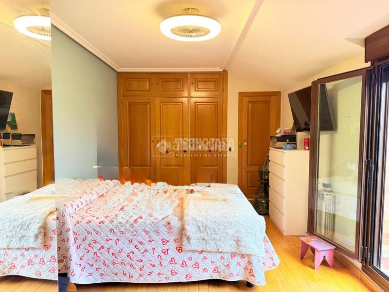 Foto 3e92ed8e-cbc4-4198-a3f5-ca2ce94f2e92. Attico con piscina in El Quiñón Seseña