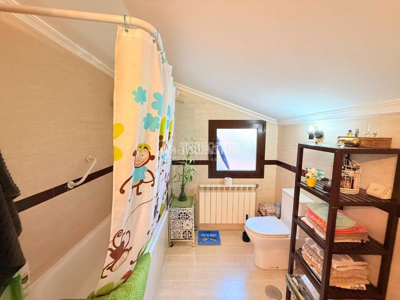 Foto 72799e3b-9859-40a3-8fe3-7382637a9cba. Attico con piscina in El Quiñón Seseña