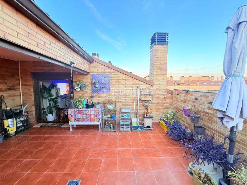 Foto c7e668c8-f5b2-4796-bc61-19e25912a2ba. Attico con piscina in El Quiñón Seseña