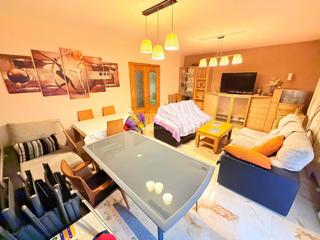 Casa aparellada en Centro. Casa en venta en sesea