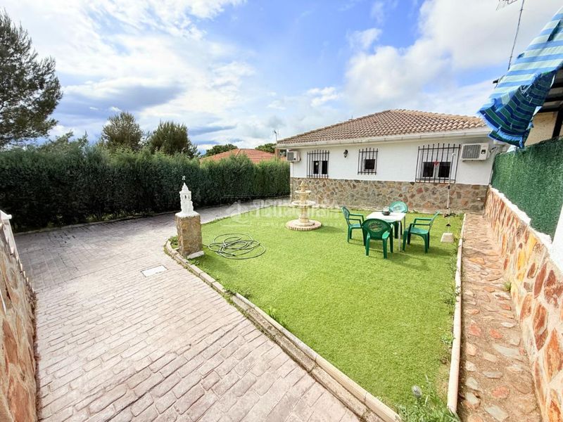 Foto edcaffd4-6ae1-4150-9190-d10f684022aa. Casa amb calefacció aparcament piscina a Cedillo del Condado