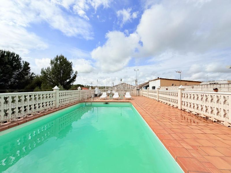 Foto fc4cecd3-93bb-4a68-bb3c-dff37a7886c1. Casa amb calefacció aparcament piscina a Cedillo del Condado