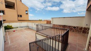 Casa bifamiliare in Alameda de la Sagra. Casa en venta en alameda de la sagra