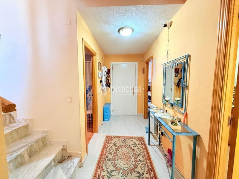 Foto 6507a288-1182-4426-b9e8-58f870ef2794. Casa aparellada amb aparcament a Seseña nuevo Seseña