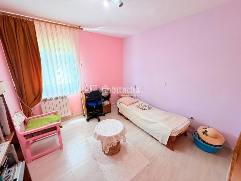 Foto 735af938-d5f2-4e88-b065-9df3f04d1c39. Casa aparellada amb aparcament a Seseña nuevo Seseña