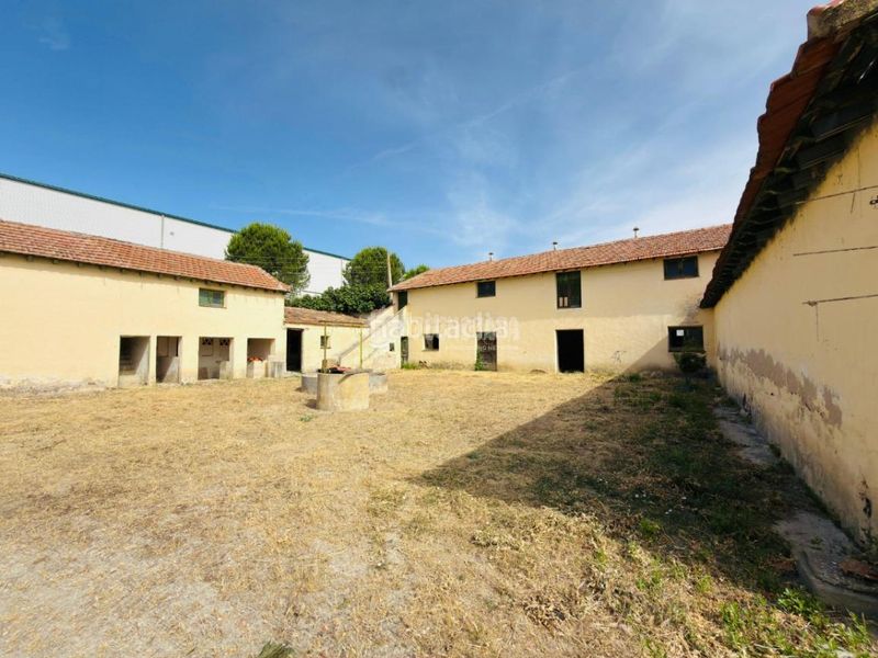 Foto c2b6a504-74c3-478e-a939-32d4ef4c2425. Casa a Seseña nuevo Seseña