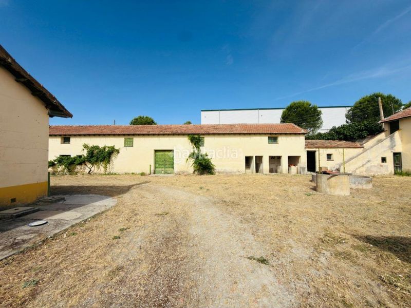 Foto d2d30c9f-64cc-43e8-aac1-500644ea9fce. Casa a Seseña nuevo Seseña