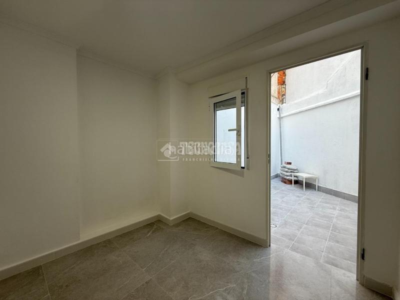 Foto 15de3079-817a-44ec-ae13-2da9400e1936. Etagenwohnung in Barrio Benicalap Valencia