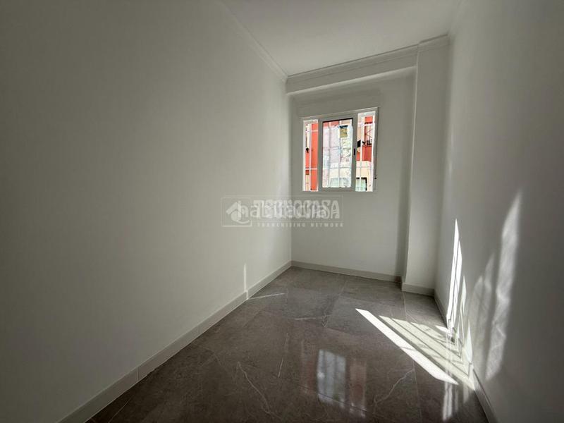 Foto b25a1f61-4b59-431a-95ad-f19453955016. Etagenwohnung in Barrio Benicalap Valencia