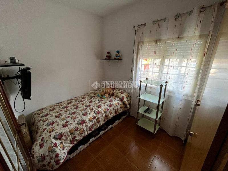 Foto 417b8c4c-26b3-46c9-942b-dbaf2021a38e. Maison avec parking dans Urbanizaciones Llíria