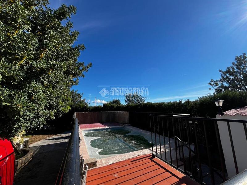 Foto 77e4b9a4-b141-435c-b1cb-f849708a5f3d. Maison avec parking dans Urbanizaciones Llíria