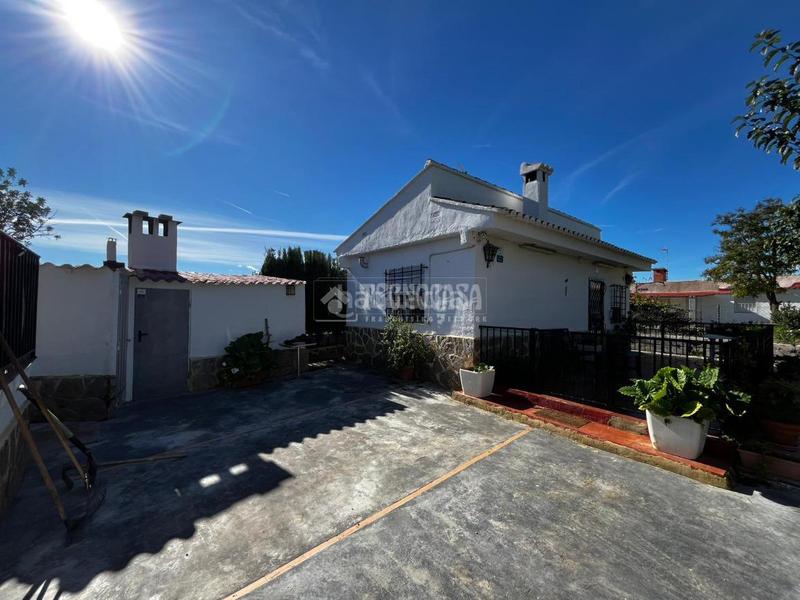 Foto e837cba9-0569-46c5-8b80-3142d35a30e1. Maison avec parking dans Urbanizaciones Llíria