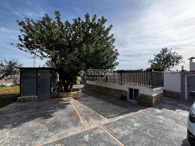 Foto f8b7d215-1206-4d3f-8491-13edfbef0e8f. Maison avec parking dans Urbanizaciones Llíria