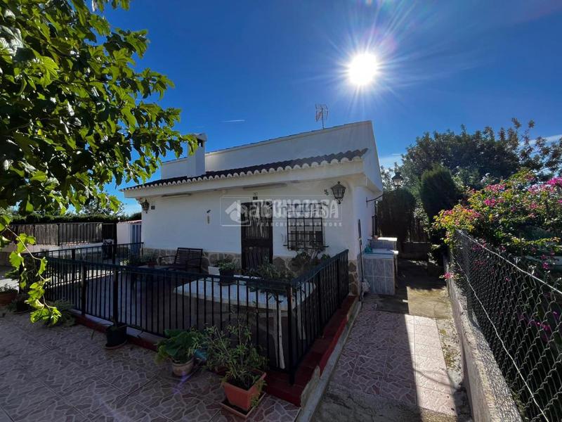 Foto fac4fc36-ff36-42cb-b5ee-7cce9e52799e. Maison avec parking dans Urbanizaciones Llíria