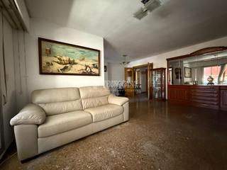 Flat in Torrefiel. Piso en venta en valencia