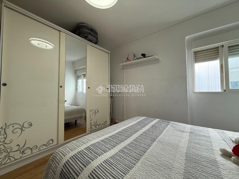 Foto 42887752-91ff-4d58-ad50-a0a9fb3304c0. Pis a Torrefiel Valencia