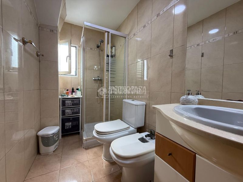 Foto 7748574b-4157-4203-becf-83fc8d3eff0d. Pis a Torrefiel Valencia