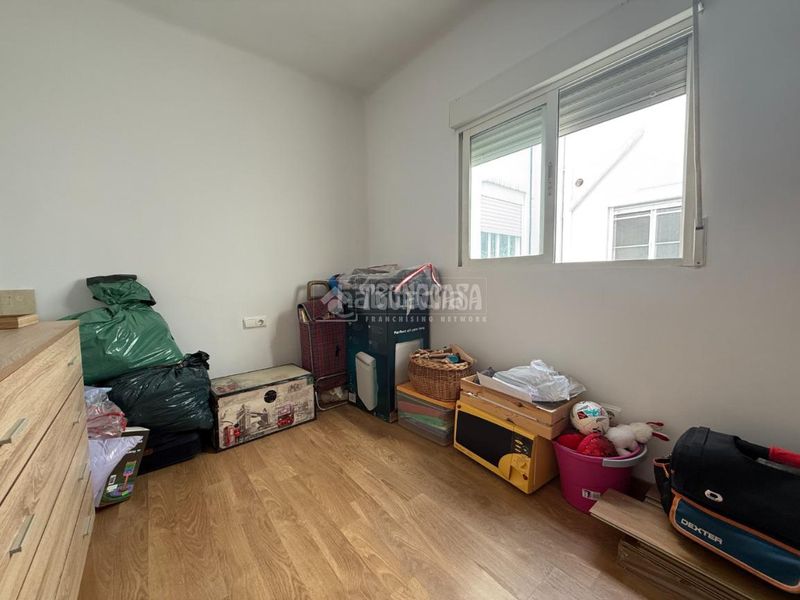 Foto 780845f4-b8fa-4590-a2ae-a7d2edf5e8de. Pis a Torrefiel Valencia