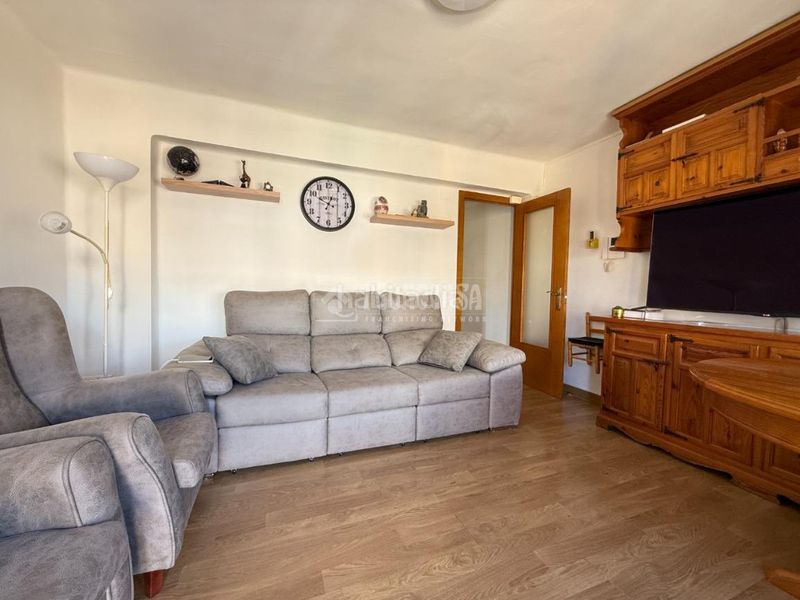 Foto aa316f16-e43d-4863-8bb9-b988da9d96b3. Pis a Torrefiel Valencia