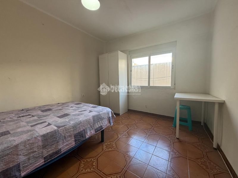 Foto b04632db-c726-4629-b4f4-7be9076a9093. Pis a Torrefiel Valencia