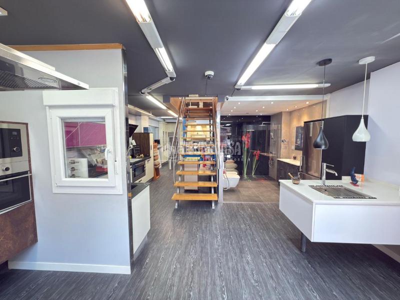 Foto de2ce5a7-546f-402f-ba0d-aa379f113e49. Lloguer local comercial a Arrabal Zaragoza