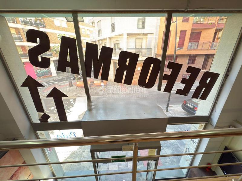 Foto bb6985ee-7e0e-4e77-a5c2-f1b979010f35. Location local commercial dans Arrabal Zaragoza