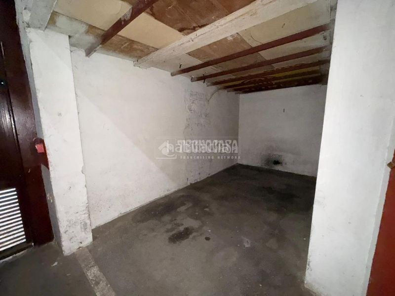 Foto 5129bb9a-0892-4d92-9e97-b97525cad496. Aparcament cotxe a Arrabal Zaragoza